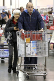 Amanda Bynes stops by Costco with her Parents