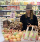 Jessica Alba enjoys an All Girls Sunday - Part 2