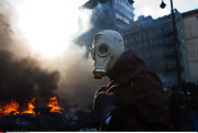 Restored armistice in Kiev lasts for a second day