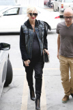 Stress-Free Gwen Stefani and her Baby Bump keep up with their Acupuncture Appointments