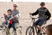 *EXCLUSIVE* Pink and Carey Hart take Willow for a cruise down Venice Beach