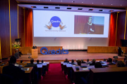 Königin Maxima beim Symposium zur Mikrofinanzierung in der Hauptverwaltung der Rabobank in Utrecht