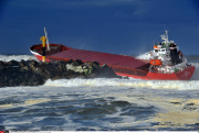 Anglet Spanish freighter Luno hits the breakwater and is split in half near Bayonne