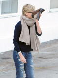 Sean Penn & Charlize Theron Visit The Nail Salon 