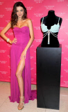 Miranda Kerr prŠsentiert den Fantasy Treasure Bra