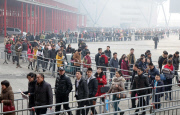 Graduates Line Up Hundred Meters For Jobs In Zhengzhou