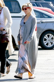 Elsa Pataky and her Unborn Twins go out for a Grocery Run