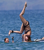 Stars Of 'Hollywood Exes' Filming On The Beach In Maui 