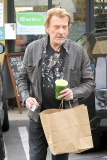 *EXCLUSIVE* Johnny Hallyday gives his wife Laeticia a Helping Hand