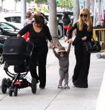 Rachel Zoe takes her boys out to lunch  Pt 2