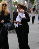Rachel Zoe takes her boys out to lunch  Pt 2