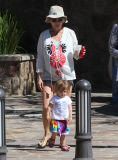 Pregnant Elsa Pataky And Daughter India Spotted Out In Malibu 