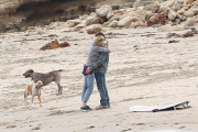 Charlize Theron and Sean Penn bring their love to the beach