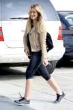 Hilary Duff goes Au Naturel to the Gym