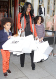 SINITTA SHOPPING FOR PRESENTS FOR SIMON COWELLS NEW BABY!