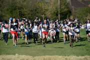 Starke Männer bei den Wife Carrying Championships in Dorking