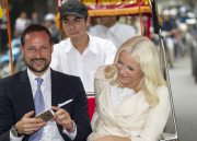  Haakon and Mette-Marit sart their official visit in Hanoi190314