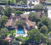 EXCL Sean Penn baby proofing bachelor pad