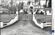 Graceland Home Of Author Ken Follet At St. George's Hill Weybridge 1988.