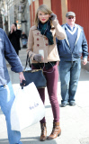 Taylor Swift Shopping In NYC 