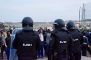 Spain: Hundreds of migrants try to enter Spanish enclave