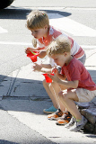Julie Bowen gets a taste of some Shaved Ice at the Farmers Market