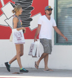 PREMIUM EXCL Leonardo Dicaprio and girlfriend stock up on records