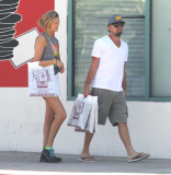 PREMIUM EXCL Leonardo Dicaprio and girlfriend stock up on records