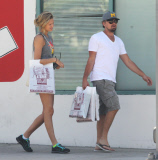 PREMIUM EXCL Leonardo Dicaprio and girlfriend stock up on records