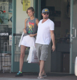 PREMIUM EXCL Leonardo Dicaprio and girlfriend stock up on records