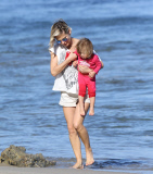 PREMIUM EXCL Elsa Pataky amazing body after babies!