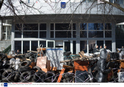 SBU building retaken by Spetznaz soldiers, Donetsk, Ukraine - 08 Apr 2014