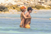 Heidi Klum goes Topless on her Mexico Getaway with Vito Schnabel