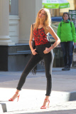 Jourdan Dunn shows off her perfect legs in bright athletic wear