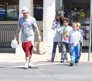 EXCLUSIVE - Kevin Federline and family get quality time