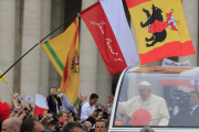 Heiligsprechung: Messe auf dem Petersplatz in Rom