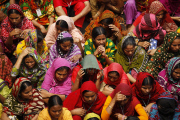 Bangladesh: Garments worker protest "compensation before garments close"