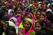 Bangladesh: Garments worker protest "compensation before garments close"