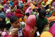 Bangladesh: Garments worker protest "compensation before garments close"