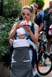 Italy: Michelle Hunziker With Her Daughter In Varigottti