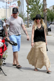 Tori Spelling and Dean work on their Relationship with a Relaxing Day Out