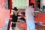 Tori Spelling and Dean work on their Relationship with a Relaxing Day Out