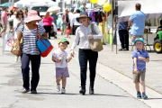 Amy Poehler and her Boys enjoy Family Time at the Farmers Market
