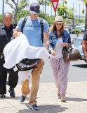 Jennifer Love Hewitt & Family Departing On A Flight In Maui 
