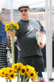 *EXCLUSIVE* Jeff Garlin picks up fresh Sunflowers for Easter Sunday