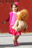 Sarah Jessica Parker's daughter bring stuffed friends to school