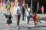 Sarah Jessica Parker's daughter bring stuffed friends to school