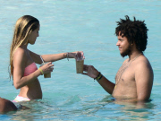 Exclusive... Heavyset Connor Cruise Lets it All Hang Out in Mexico - NO INTERNET USE WITHOUT PRIOR AGREEMENT 
