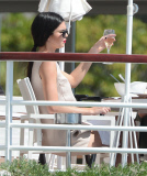 Kendall Jenner enjoys a bite of lunch with some friends at the Hotel Eden Roc.