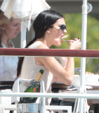 Kendall Jenner enjoys a bite of lunch with some friends at the Hotel Eden Roc.